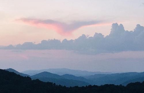 Sugar Mountain Apartment | The Crest 200C condo