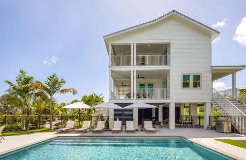 Key West House | The Crestwood House - Private Heated Pool & Parking