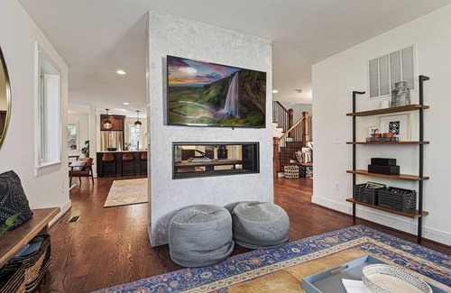 North Ridge House | The Crestwood House - Family Friendly Retreat with Private Backyard - DCA