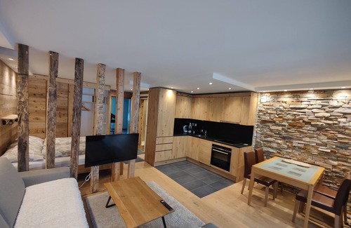 Leukerbad Apartment | The Cristal apartment house is situated in a quiet location