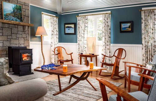 Hancock Point Bed & Breakfast | The Crocker House Country Inn (Rm 7)
