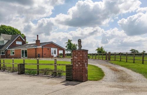 Winsford House | The Crofts