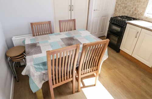 Naran Cottage | THE CROMLECH COTTAGE, family friendly in Narin, County Donegal