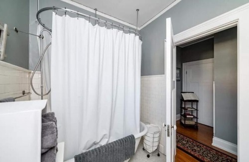 Rivermont Apartment | The Crow's Nest