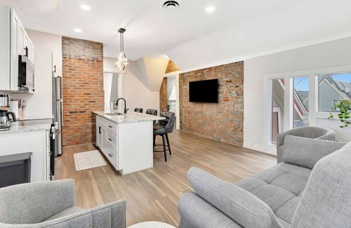 Walnut Hills Apartment | The Crown Cincy 7 mins to Downtown