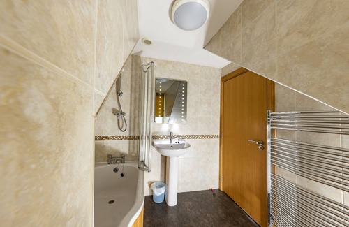 Callander House | The Crown