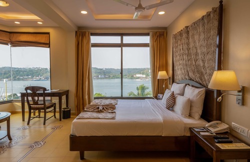 Panaji Hotel | The Crown Goa