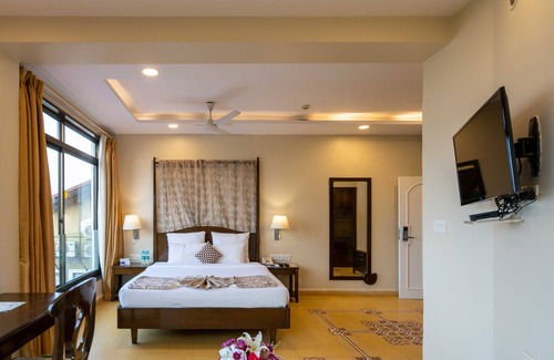 Panaji Hotel | The Crown Goa