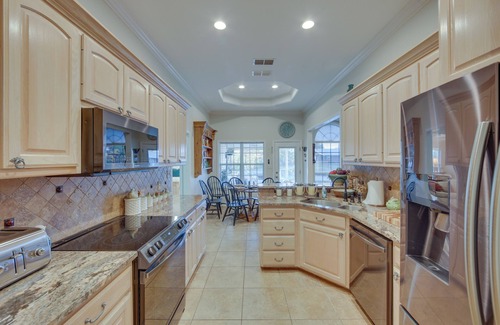 Bullard House | 'The Crown Goose' - Bullard Home w/Pool & Spa!