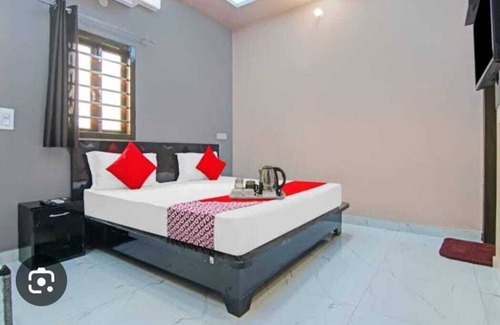 Murthal Hotel | The Crown Hotel