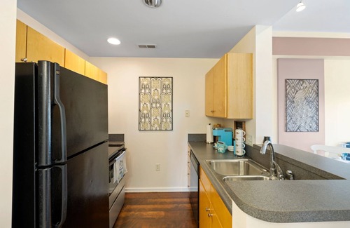 Fourth Ward Condo | The Crown of My Queen City-Weekly