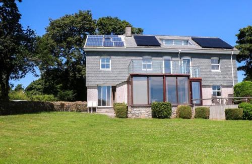 Mylor House | The Crows Nest