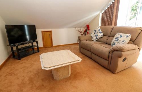 Mylor House | The Crows Nest