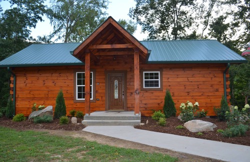 Hot Springs Cabin | The Cub (On The River)
