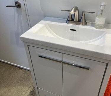 Cowichan Bay Apartment | The Cube Cow Bay Suite