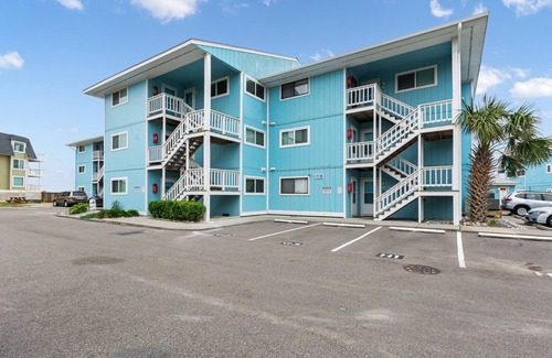 Kure Beach Condo | The Cure in Kure Beach, OCEAN FRONT,1 bedroom,1st floor sleeps 6
