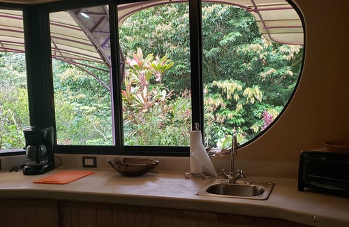 Tierras Morenas House | THE CUSUCA- Underground rental near Lake Arenal