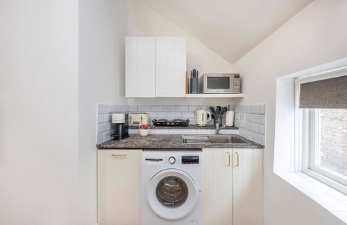 Fitzrovia Apartment | The Cutesy - Fitzrovia - by Frankie Says