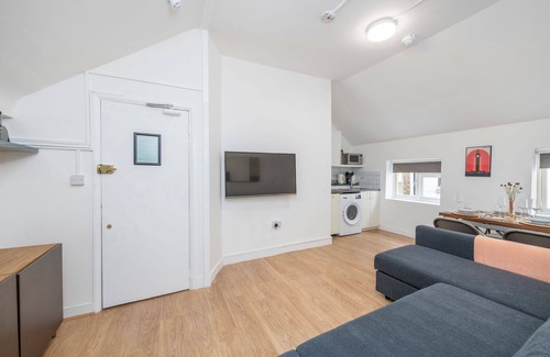 Fitzrovia Apartment | The Cutesy - Fitzrovia - by Frankie Says