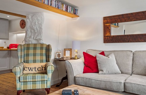 Penally Apartment | The Cwtch - Luxury Apartment, Sea Views
