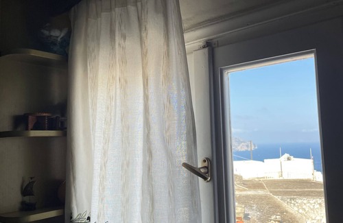 Aegiali Apartment | The Cycladic Vorino House with a view welcomes you for carefree moments!