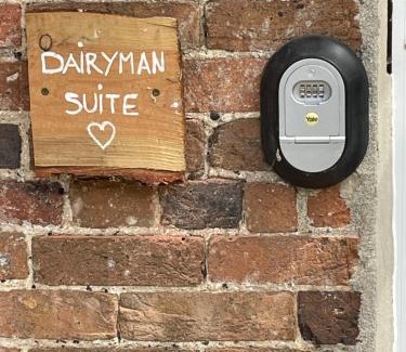 Holworth Bed & Breakfast | The Dairyman Suite