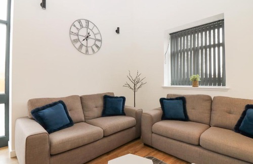 Keith Apartment | The Dance Hall at The Institute Executive Apartments