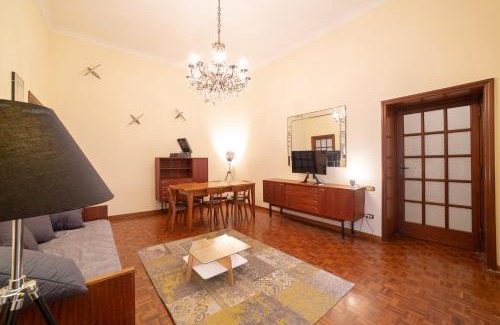Montecalvario Apartment | The Dante Apartment By HouseinNaples
