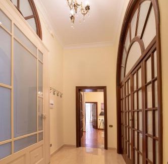 Montecalvario Apartment | The Dante Apartment By HouseinNaples