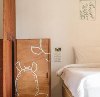 Koh Tao Hostel | The Dearly Koh Tao Hostel-PADI 5 Star Dive Resort