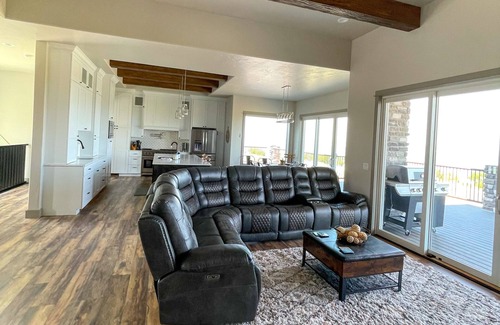 Brule House | The "Deckhouse" Lakehouse Estate at Lake Mac
