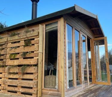 Muston Other | The Deer Hut at Carr House Farm