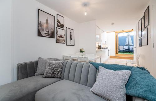 St Luke's Apartment | The Deluxe Barbican Duplex