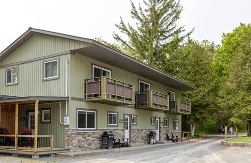 Bloomfield House | The Demorestville: PEC Getaway