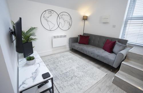 Mill Road Apartment | The Den - KING BED, 5 min walk to City Centre