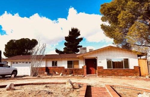 Yucca Valley House | The Desert Fox Inn