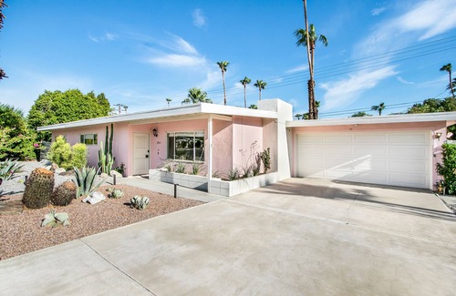 Palm Springs House | The Desert Rose, a Mid Century pink home