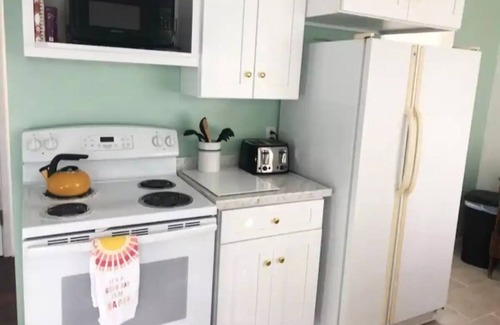 Carlsbad House | The Desert Rose: Cheerful 3 Bedroom in Great Location!