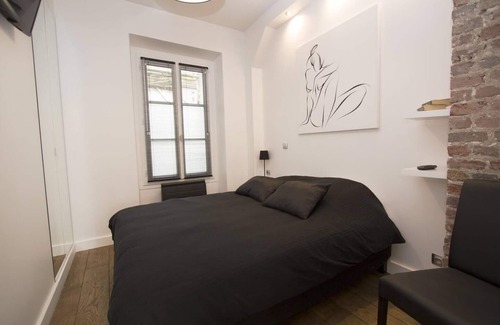 Jardin des plantes Apartment | The Designer Apartment in the Latin Neighborhood