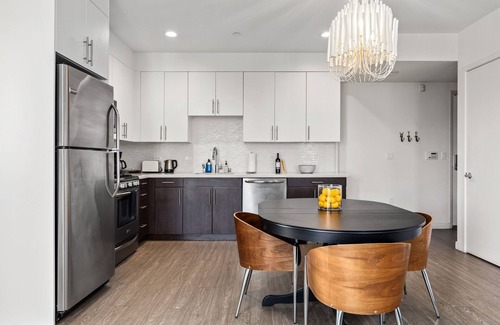 Carthay Circle Condo | The Designer Two-Bedroom Suite