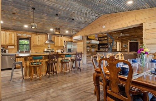 Gravois Mills House | The Desperado Lodge - Rustic House on 170 Acres Close to Lake of the Ozarks