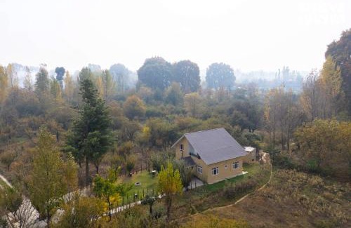 Gulmarg Villa | The Dewan Bagh with Heater at Srinagar by StayVista