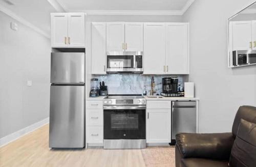 Kingman Park Apartment | The District Dwelling+New Renovation, 3 Bedroom