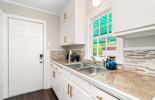 Hattiesburg House | The Dixie House 3brm w/King beds close to everything