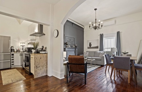 Old Fourth Ward House | The Dobbs Atlanta Beltline - Luxury 6 BD/4 BA, Midtown, Downtown Steps Away
