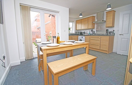 Newport House | The Dock House - Newport City Centre - Sleeps 7