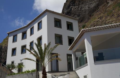 Prazeres Villa | The Docks