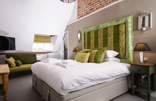 Wingham House | The Dog at Wingham