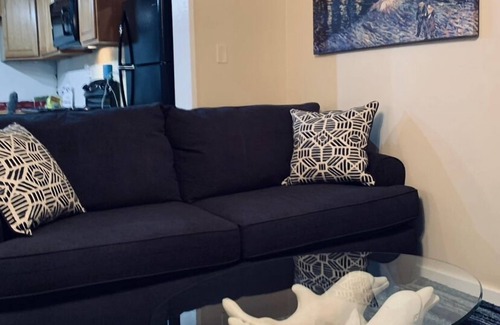 West Ashley House | ❤️ The Dolloff Inn~near Gardens&Plantations~Fenced/Pets-5 Big Screens/Netflix