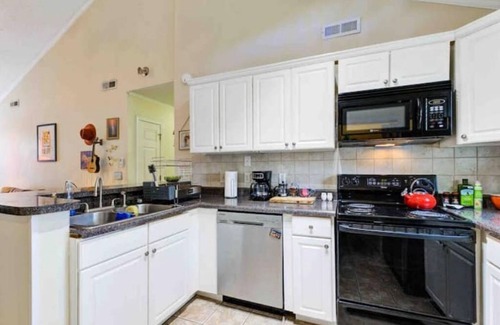 West Ashley Apartment | The Dolly Apartment your perfect mid term home with full kitchen 2 bed 2 bath